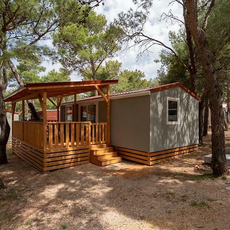 Camp Porat Hotel Povljana Luaran gambar