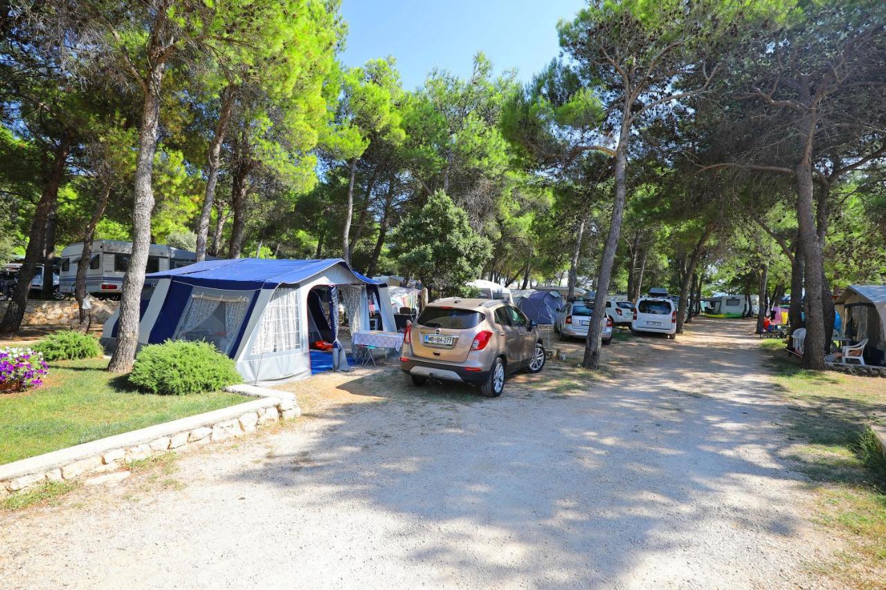Camp Porat Hotel Povljana Luaran gambar