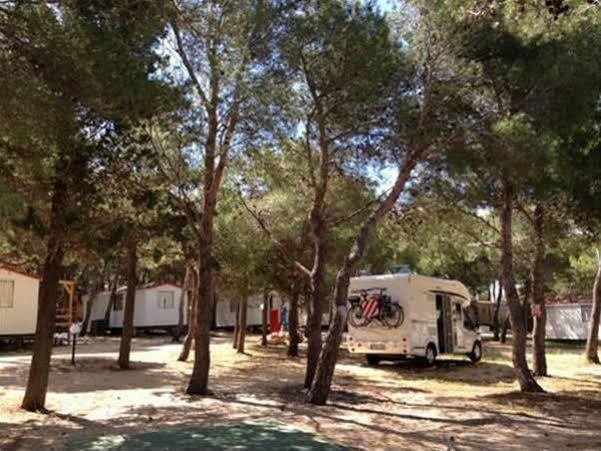 Camp Porat Hotel Povljana Luaran gambar