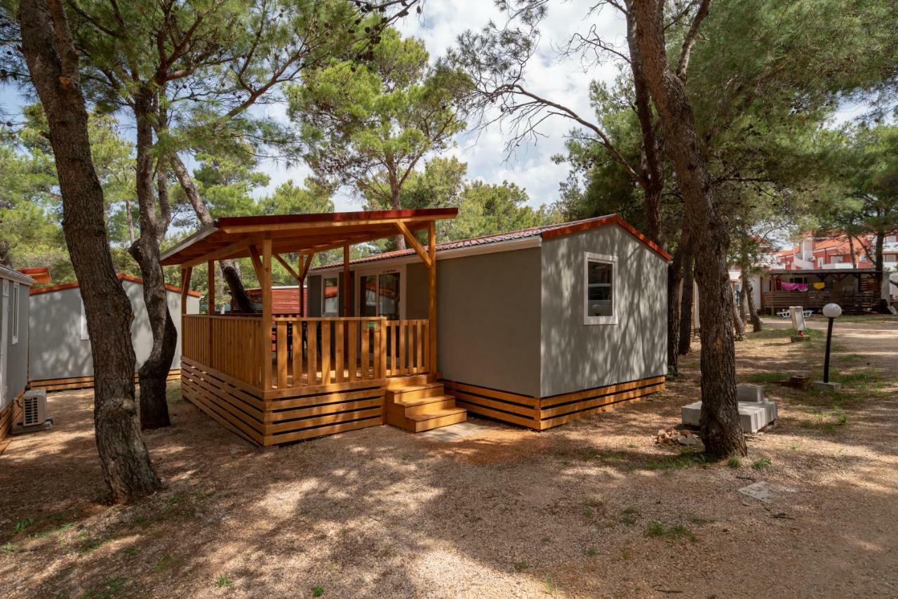 Camp Porat Hotel Povljana Luaran gambar