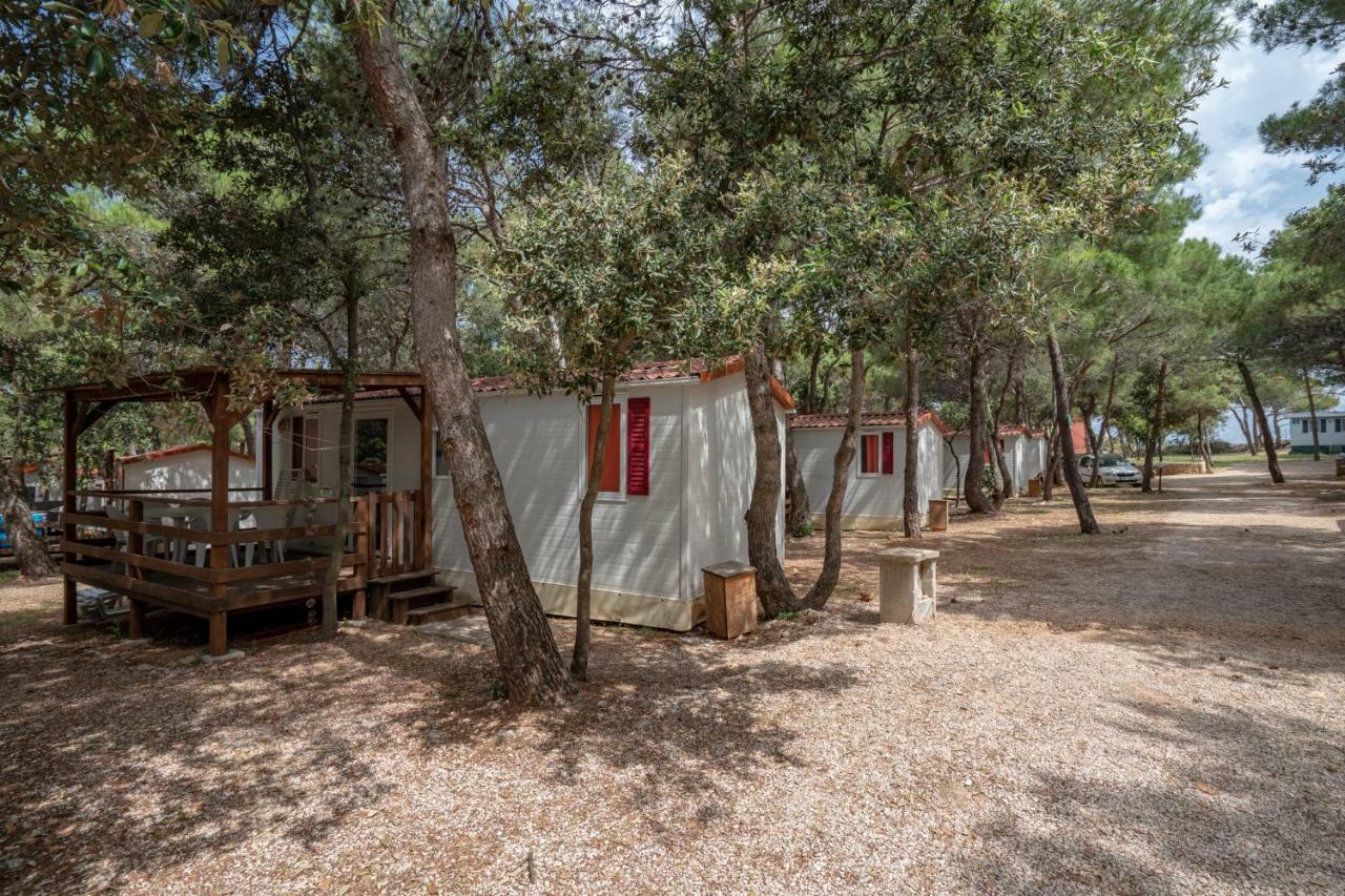 Camp Porat Hotel Povljana Luaran gambar