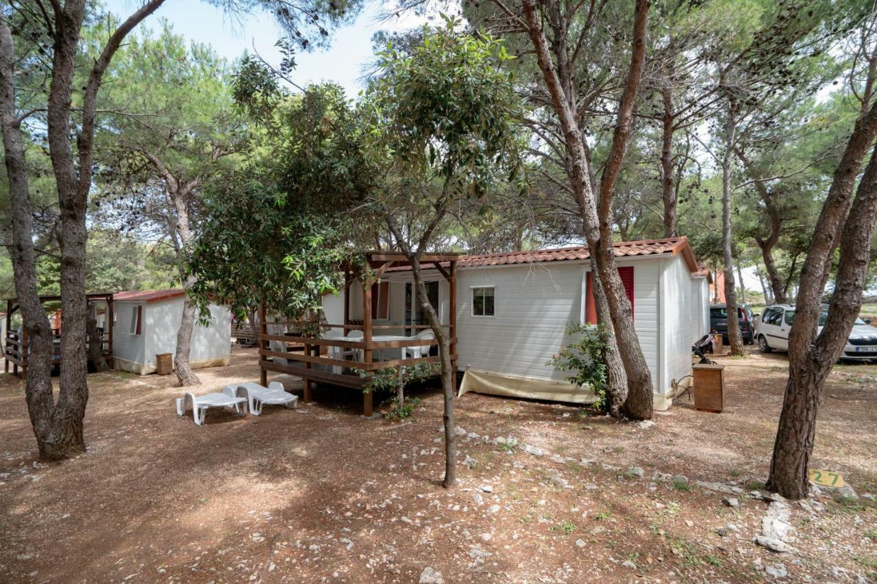 Camp Porat Hotel Povljana Luaran gambar