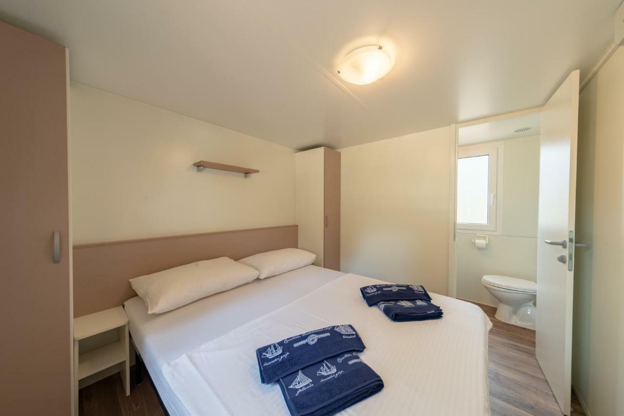 Camp Porat Hotel Povljana Luaran gambar