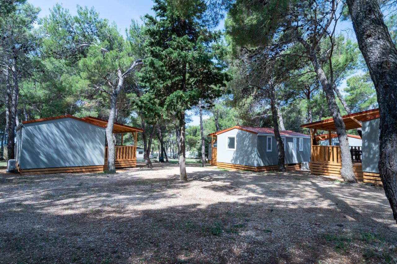 Camp Porat Hotel Povljana Luaran gambar
